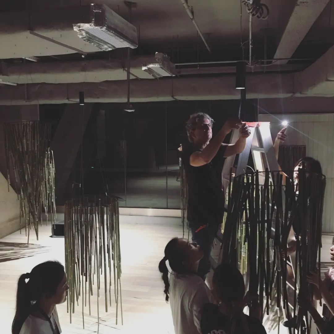 一不小心开了间花店，还和各种大牌合作，真的香