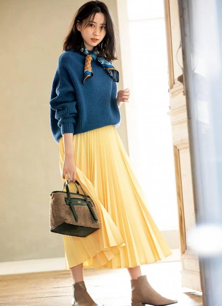 一条方丝巾怎么穿出时尚,素色丝巾的系法大全简单又好看