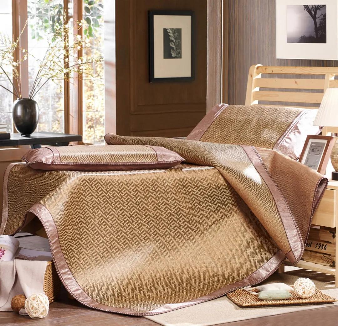 夏日凉席好还是藤席好,凉席是竹子的好还是藤席睡得舒适