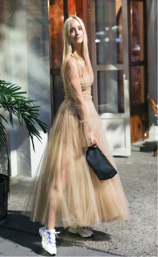 早秋衣服不用买太多,早秋衣服怎么穿黑白