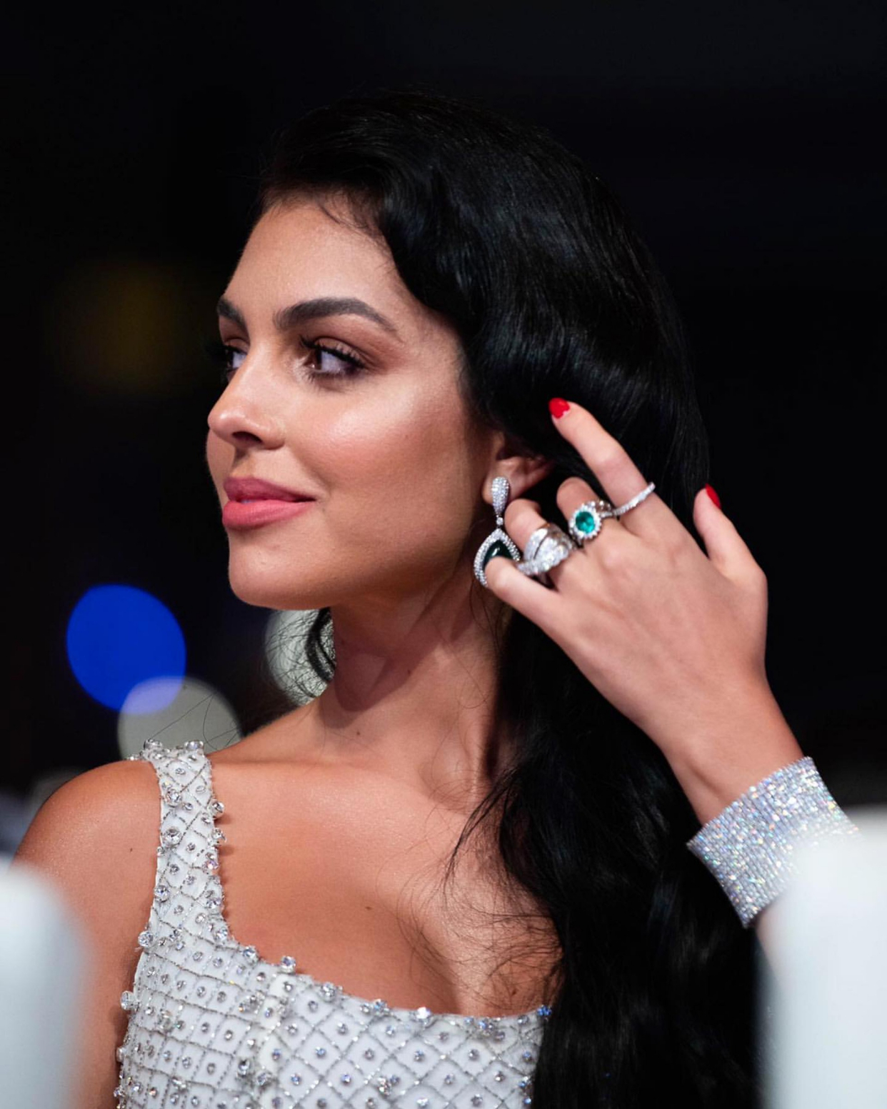 c罗不忘初心,c罗展示大腿肌肉翩若惊鸿