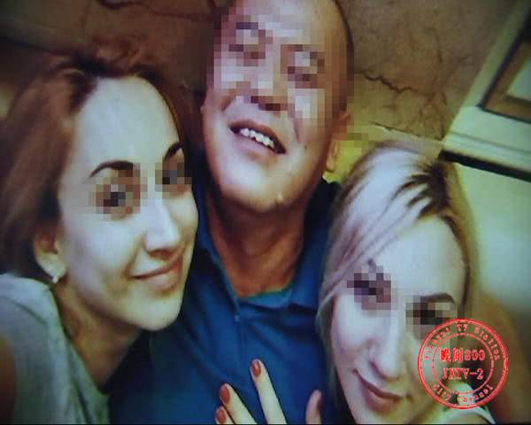 丈夫4次暴打妻子致离婚,丈夫出轨恼羞成怒当场家暴