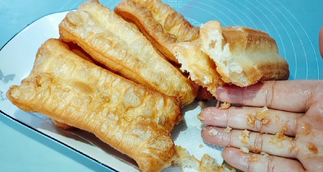 怎么做出松软酥脆的油条,教你学做酥脆油条