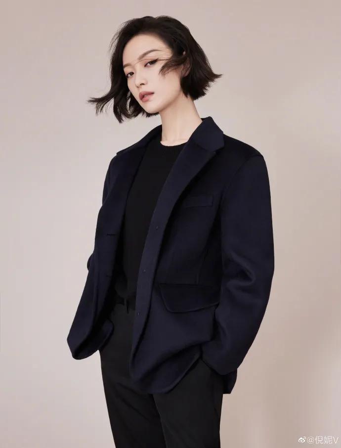 周扬青造型被吐槽脖子短,周扬青深夜晒发照片