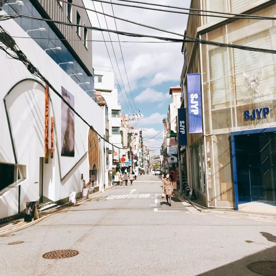 打HPV、考国际驾照、当练习生、看演唱会、泡夜店，这才是首尔