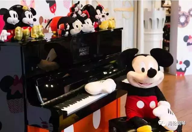 颜值与实力并存的海伦·迪士尼钢琴