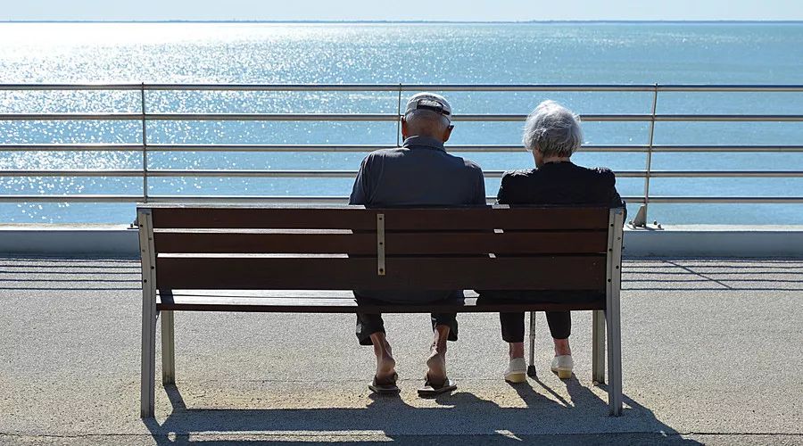 为什么很多人都长有肛毛，可以直接刮掉吗？医生为你解释清楚