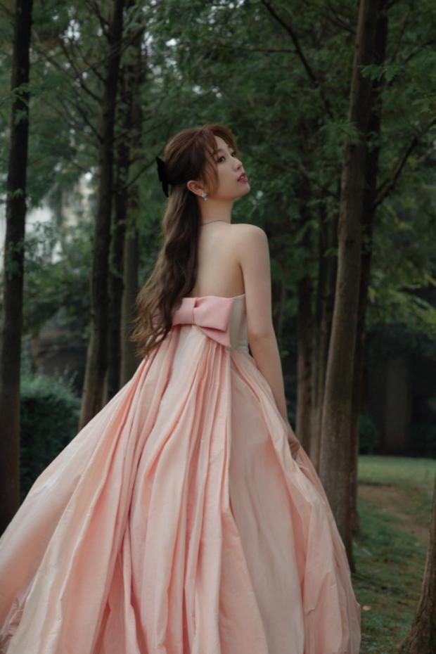 蝴蝶结发饰怎么戴两侧才好看,蝴蝶结发饰怎么戴在头上才好看