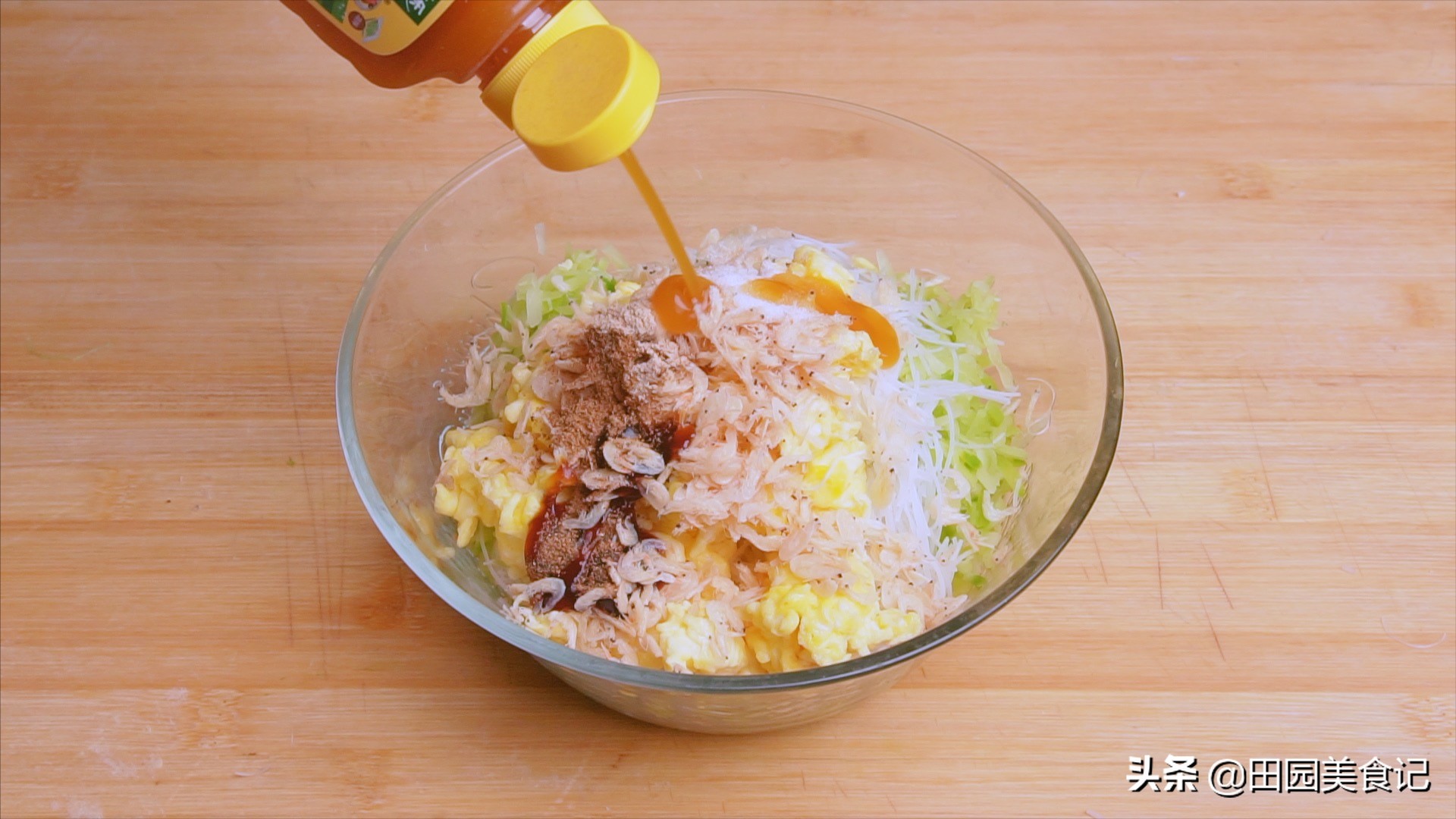 馅饼如何包才能皮薄馅大,馅饼的馅有几种是最好的