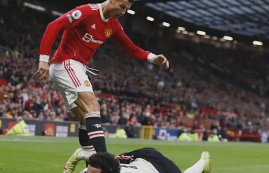 c罗只踢了半场,c罗没有踢满全场