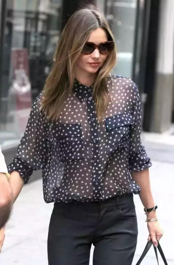 夏天透的衣服里面穿什么内搭,什么样的衣服夏天穿最有质感