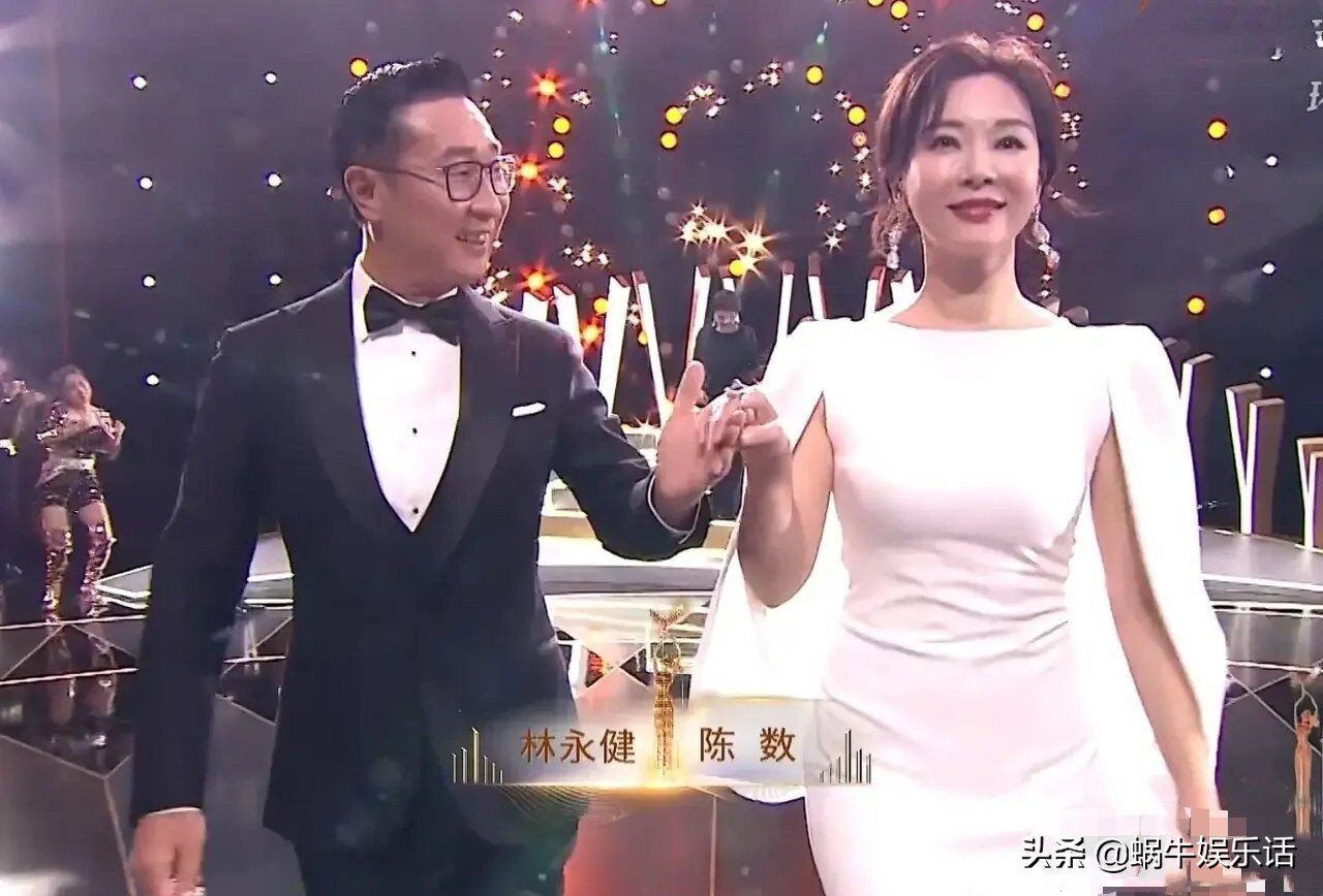 杨幂生图和路人对比照,杨幂生图引起热议