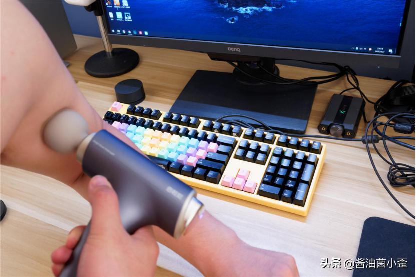 筋膜枪按摩仪用法,按摩筋膜枪测评是不是智商税