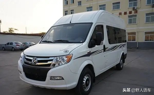 一种车型两种布局同样的平民价御风长轴房车顺侣，给你全新体验