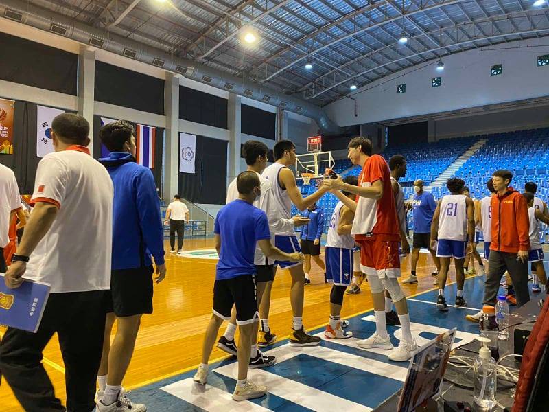 赵继伟力挽狂澜,赵继伟拼尽全力救球