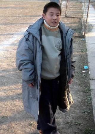 幸运的武磊：靠“干爷爷”赞助终成球王，护妻宠儿幸福不输姚明