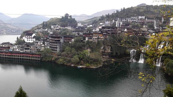 芙蓉古镇和千户苗寨哪个更值得去,芙蓉镇和千户苗寨哪个好玩