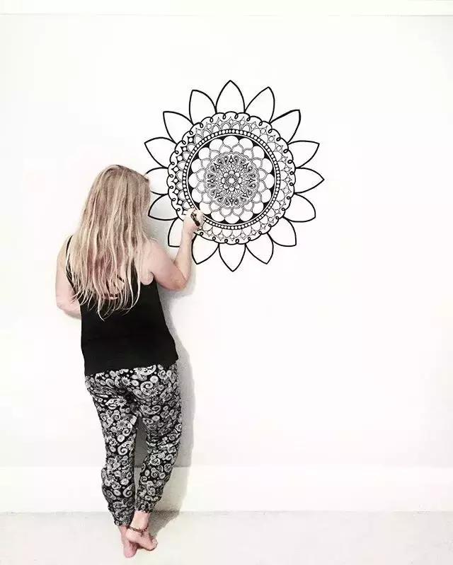 墙上画画装饰,把家里白墙都画满好看的画