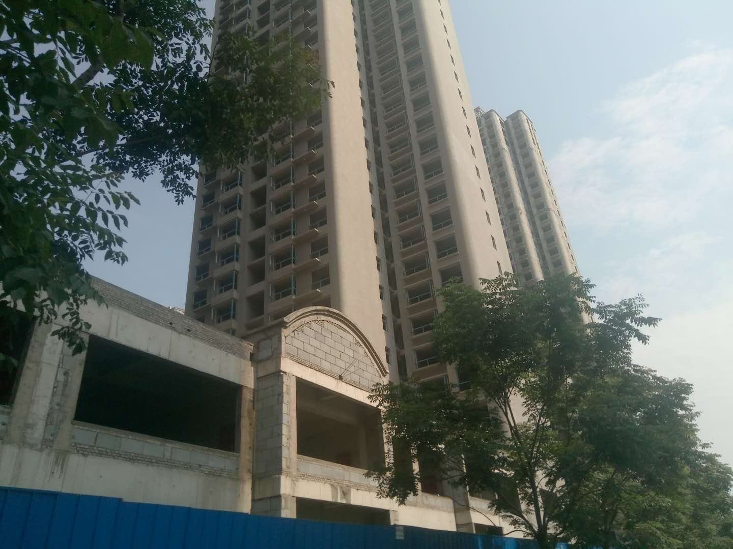 南阳大量楼盘烂尾有的逾期4年,南阳烂尾楼盘最新报道