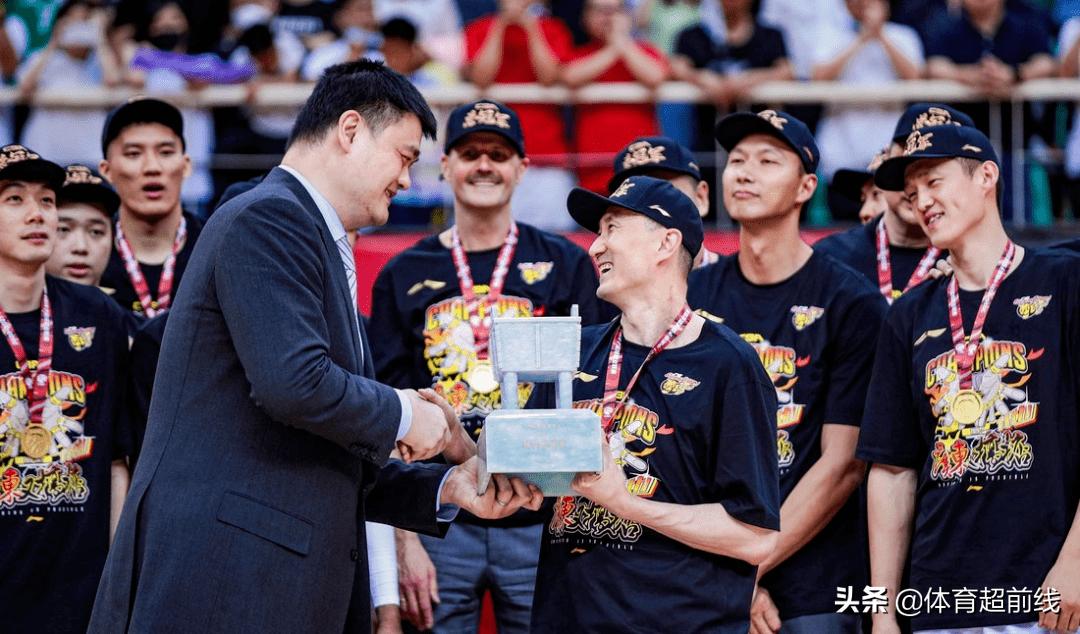 苏伟大巴车停车场视频,苏伟大巴停车场