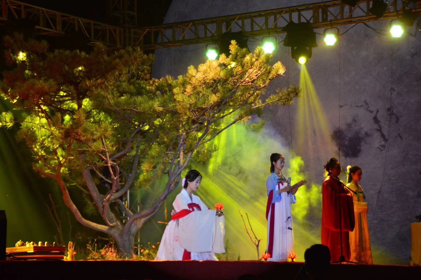 洛阳梦桃源2号会议厅,洛阳梦桃源度假村附近酒店