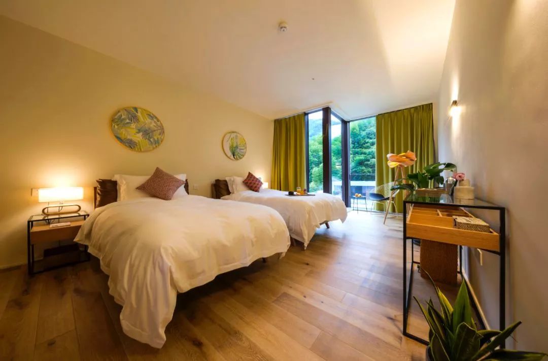 莫干山网红儿童旋转滑梯民宿,莫干山新晋森林亲子民宿无边泳池