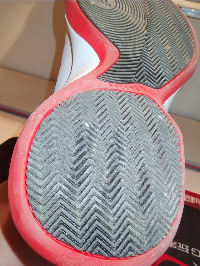 罗斯10玫瑰10年配色,玫瑰10年篮球鞋