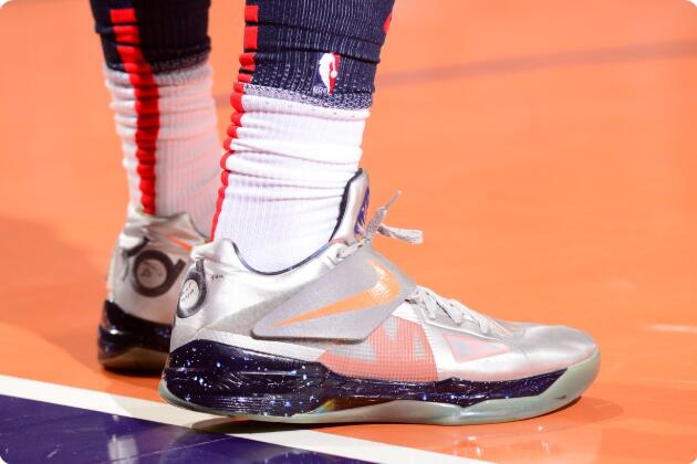 今日球场点评,今日球场球鞋推荐