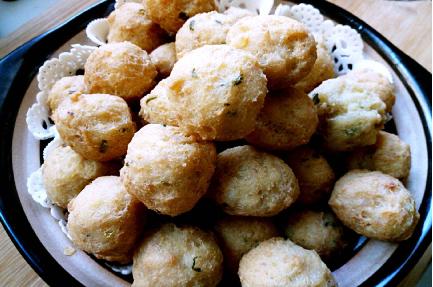 两岁宝宝吃饭能不能喂,两岁宝宝饮食能和大人一样吗