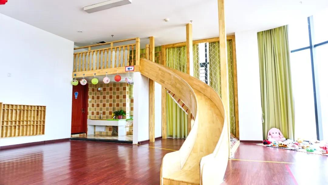 不好好上课，带着孩子到处跑，汇爱德幼稚园为何被央视导演相中？