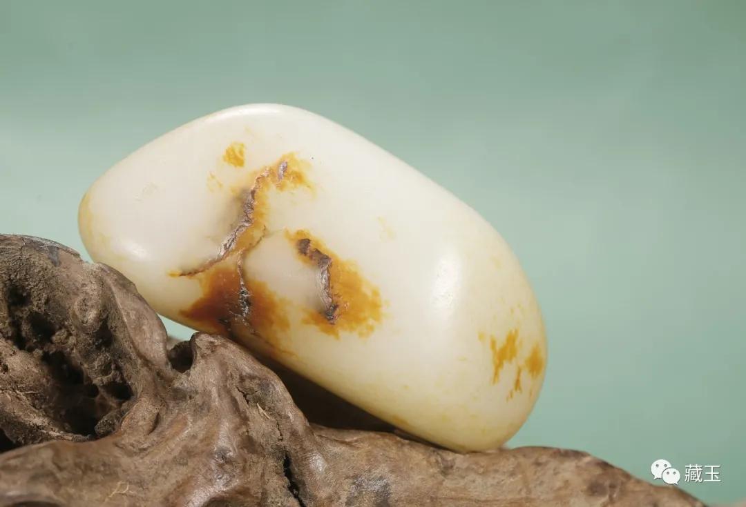 无裂不成玉,和田玉怎么才能看出有没有裂