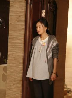 女大学生为钱卖卵，医生：疼哭不是最大危害，4种后果你能承受吗