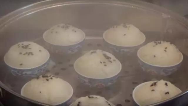 如何做米糕蒸出来的又软又糯,怎样做出又筋道又有嚼劲的米糕