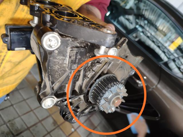 奥迪a5漏防冻液维修费用,奥迪a5水泵拆装视频