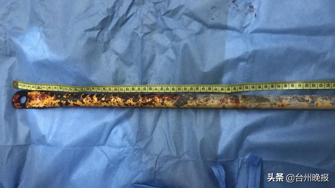 浙江一名男子高空跌落被钢管刺死,男子高处跌落钢管