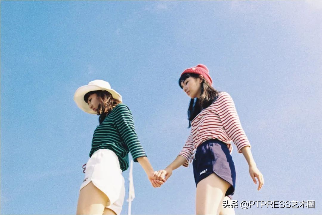 闺蜜拍照如何拍出高级感,闺蜜照怎么拍照好看又上镜