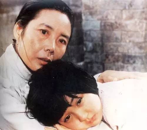 看《城南旧事》｜儿童眼中北京老胡同的故事，为何能豆瓣评9.1分