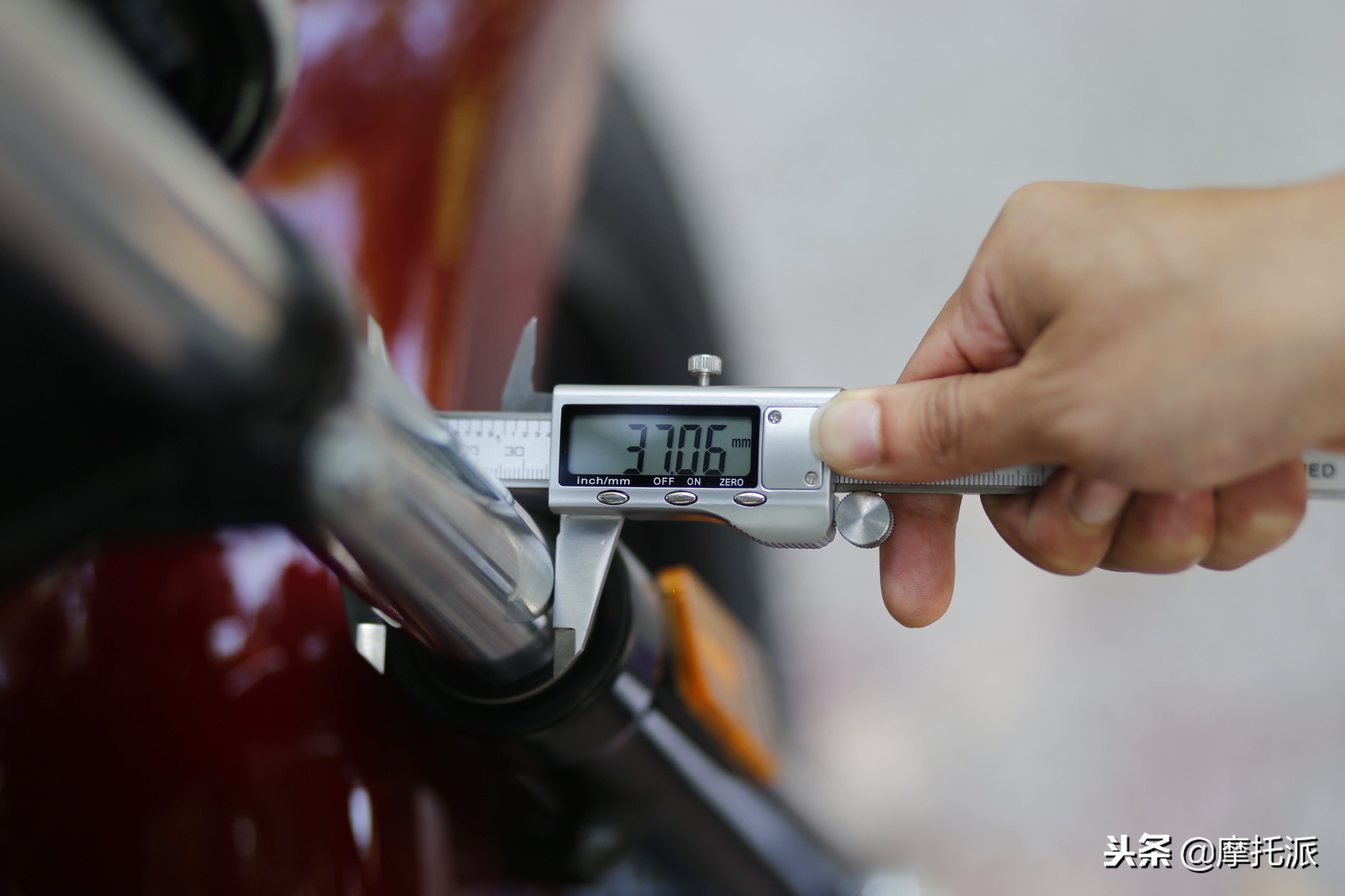 凯威极光200摩托车,钱江凯威荣光202和极光200的区别