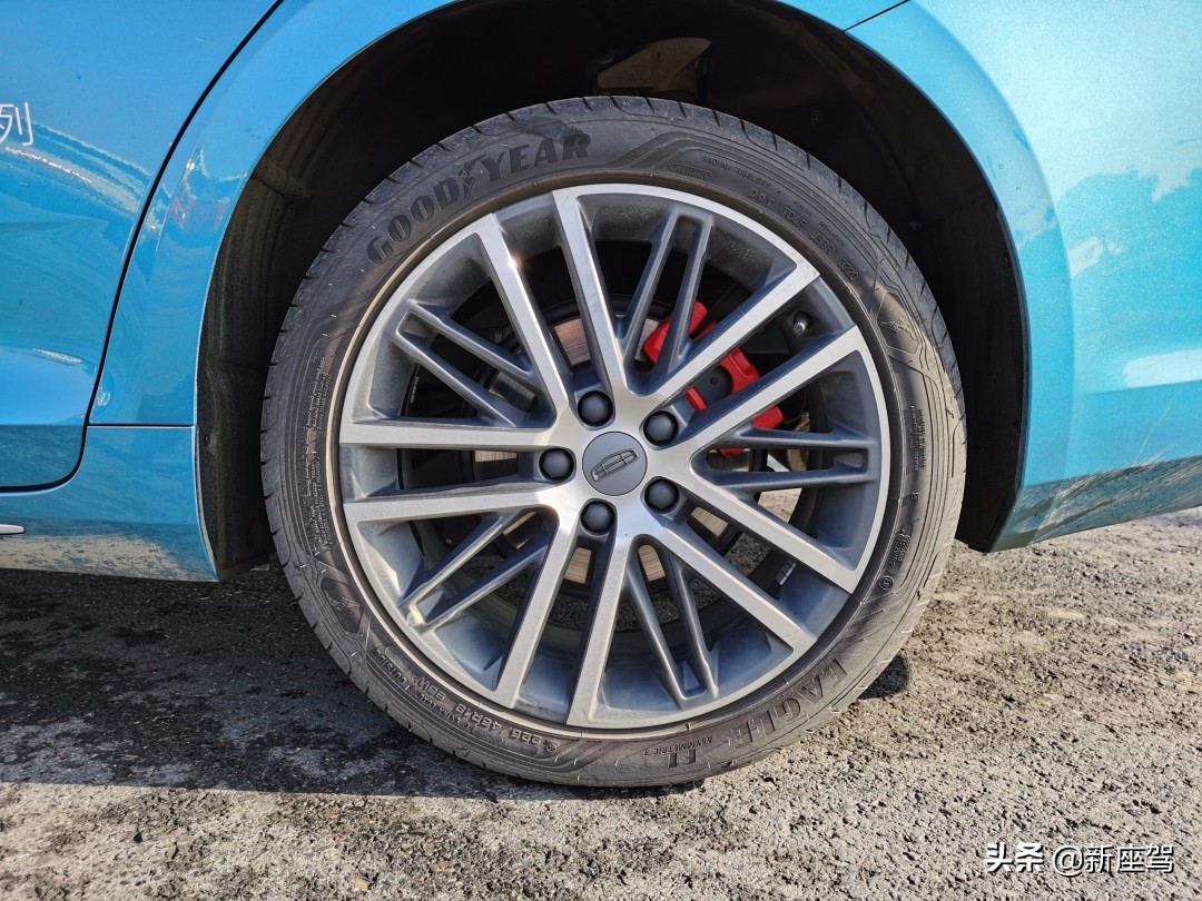 最新款吉利星瑞试驾,吉利星瑞是国产车还是合资车