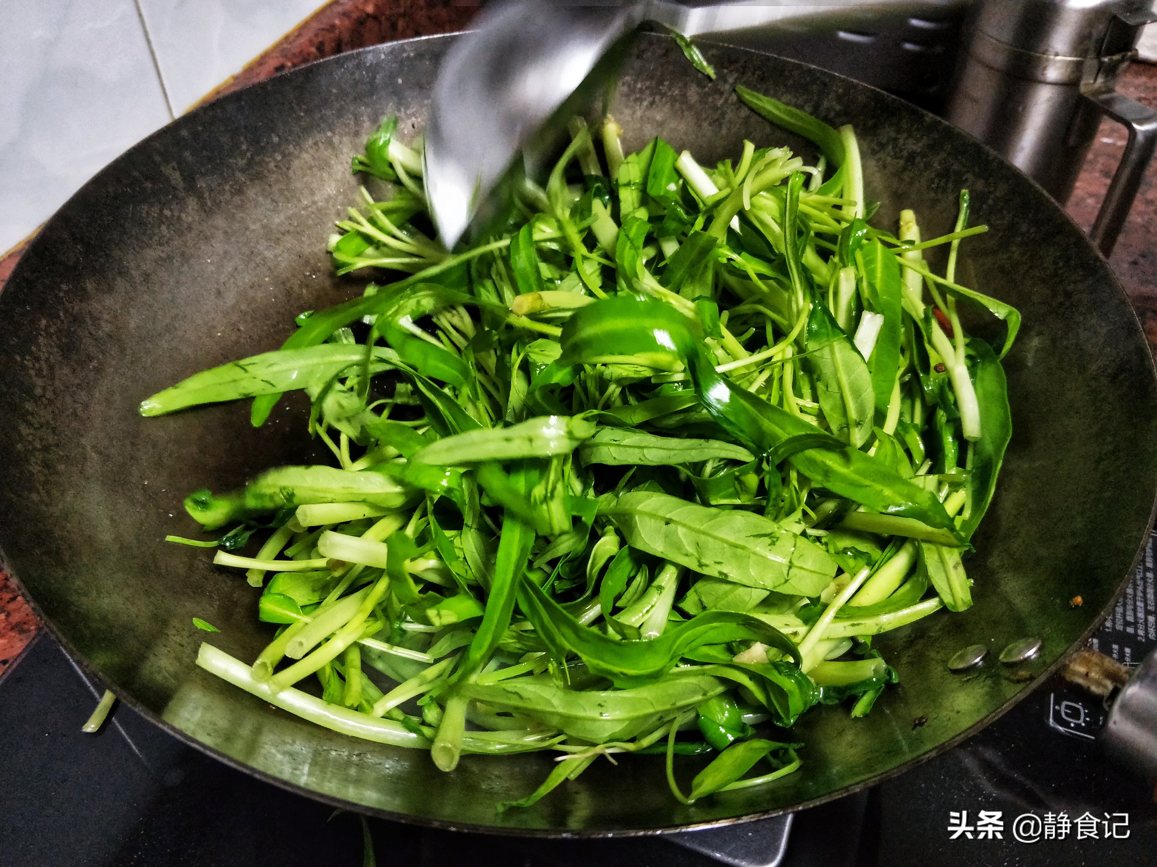 广东正宗腐乳空心菜,腐乳炒空心菜腐乳是先放还是后放