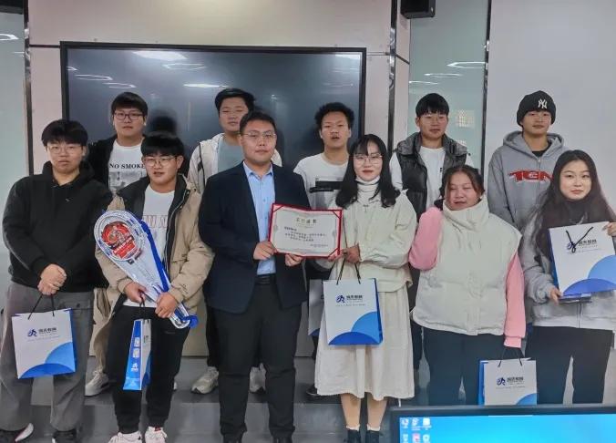 第八届凝心聚力杯拔河比赛信息,凝心聚力绳彩飞扬教职工拔河比赛