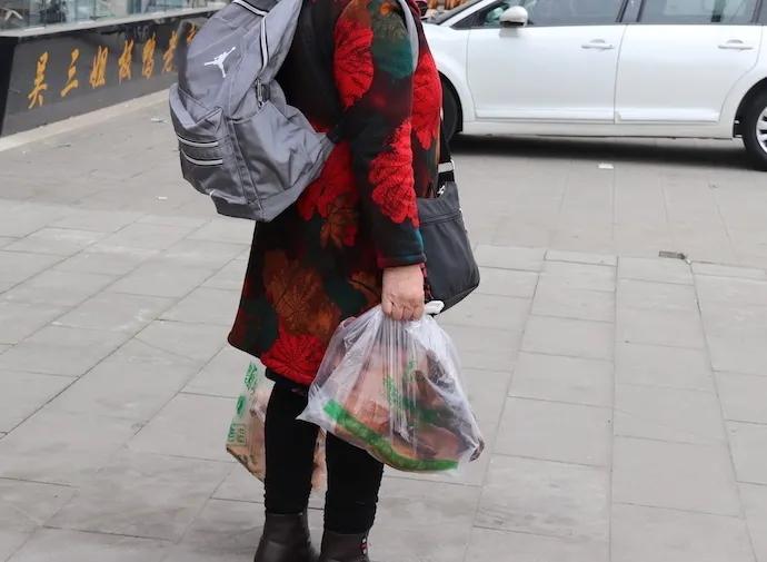 勾心勾魂啊,九尺的鸭脑壳鸭脖子鸭腿腿鸭脚脚鸭翘翘