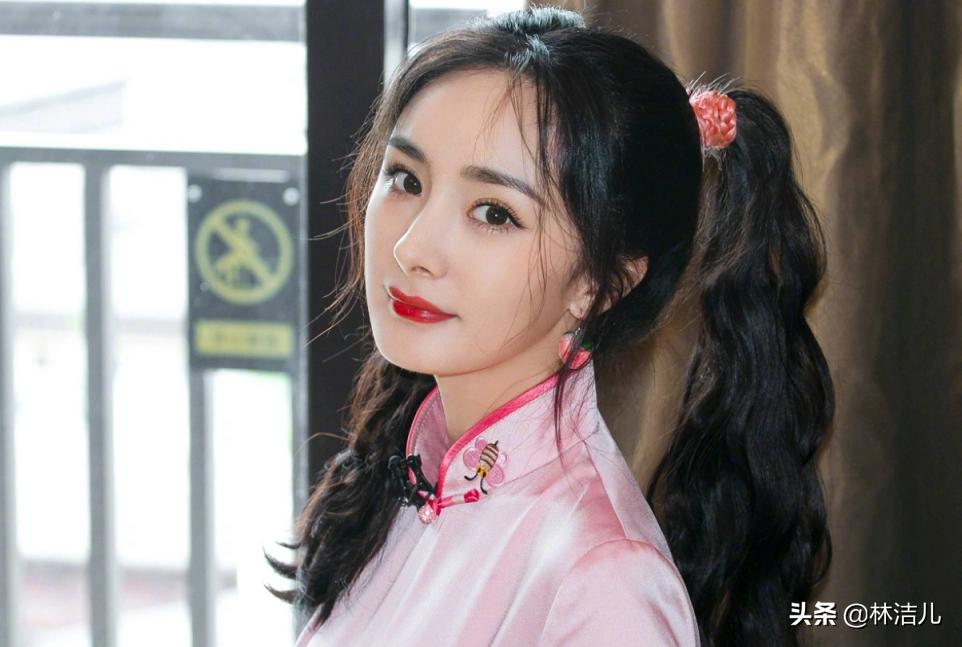 杨幂宋茜同款马丁靴,杨幂宋茜同款耐克鞋