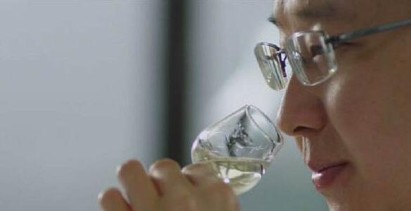 汾酒乳玻汾48度475ml防伪,汾酒乳玻汾48度清香型白酒475ml