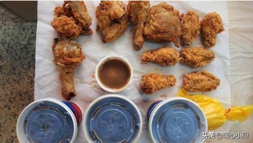 肯德基全家桶套餐里面有什么,美国肯德基全家桶的分量对比中国