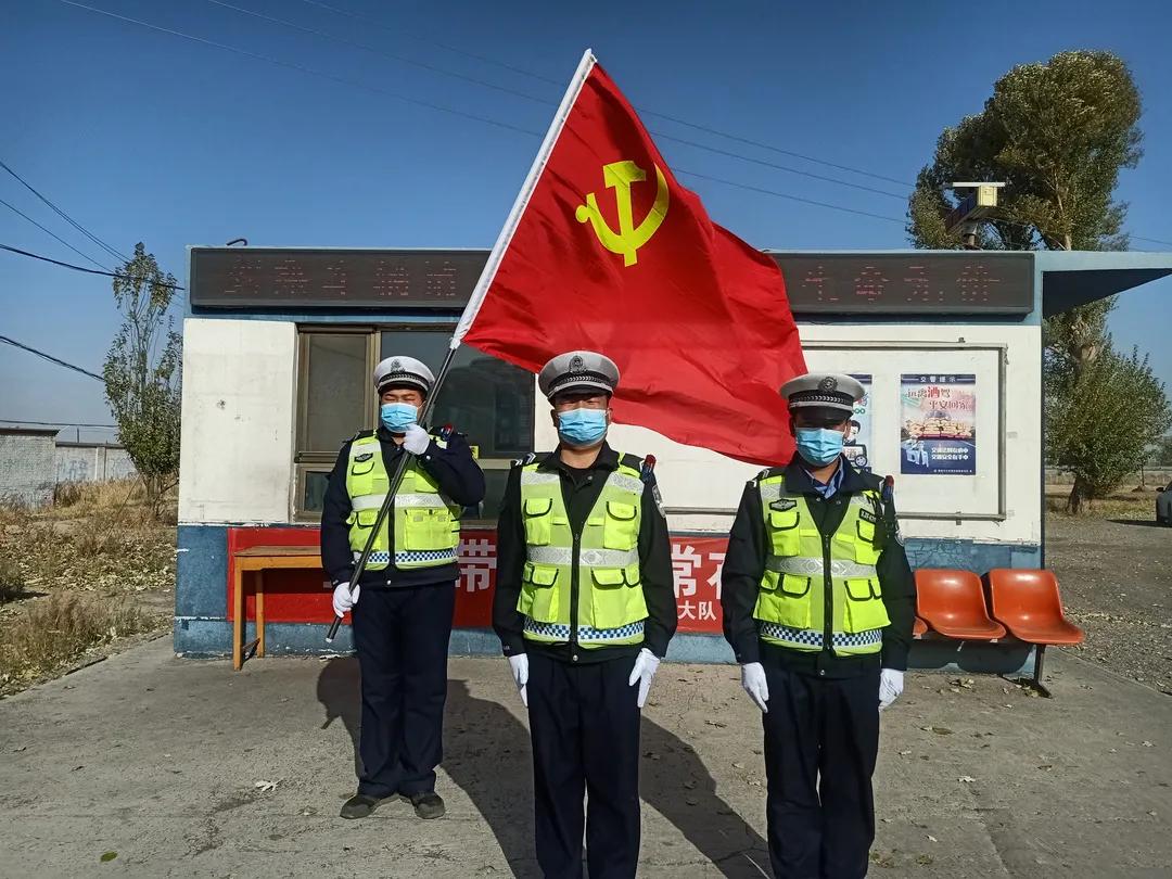 战疫一线党徽闪亮党旗飘扬,守卫战疫一线书写忠诚担当