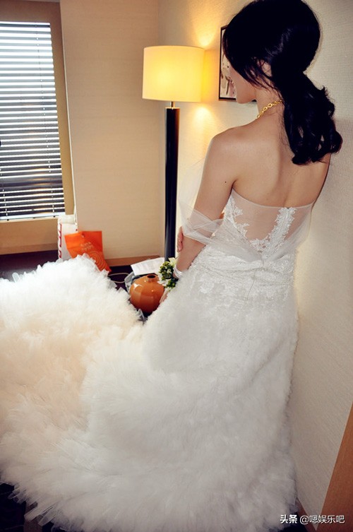 谢娜礼服女人味,谢娜穿旗袍惊艳