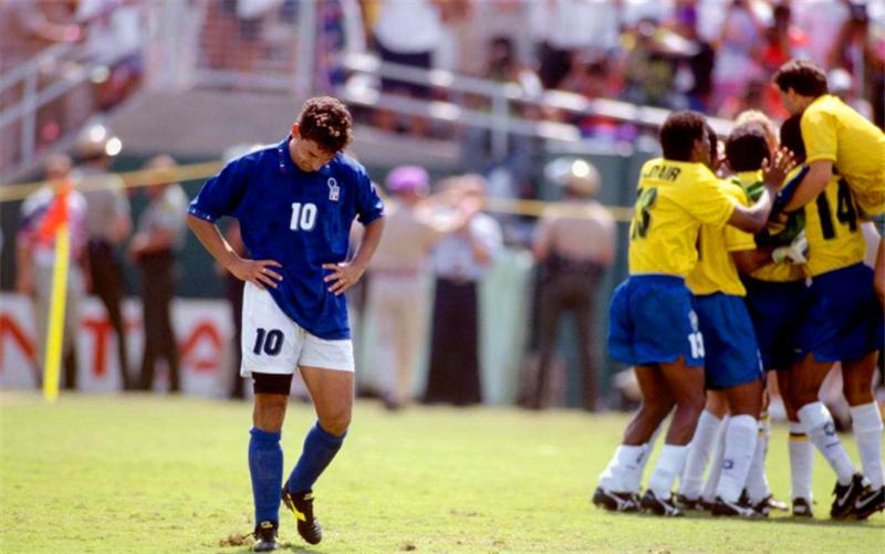 足坛被黑的最惨的三位球星,罗纳尔多世界杯决赛失利巴乔