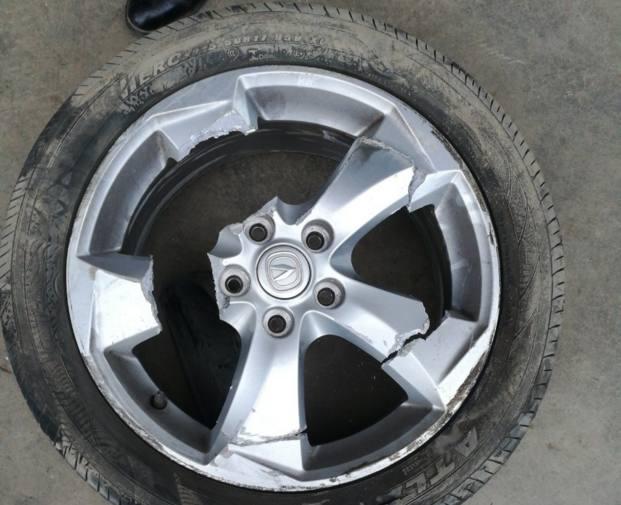 汽车轮毂损坏保养,汽车轮毂伤了怎么办