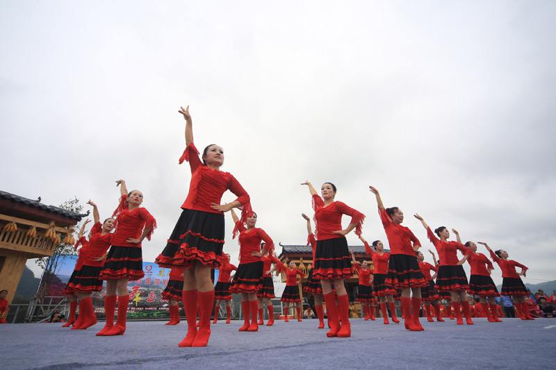 一个有吃有喝有玩的地方,旅游又可以吃又可以玩的地方